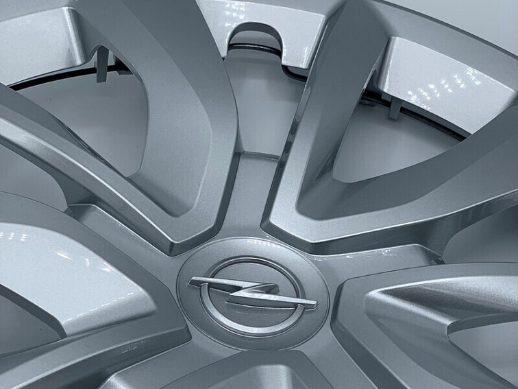 Kryt kola 15" Opel Corsa F