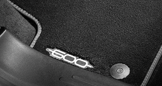 Textilní koberce Fiat 600 s el. motorem (BEV) s logem ,,600"