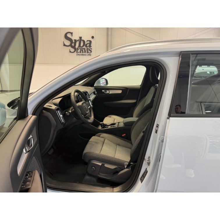 VOLVO XC40 B3 2.0L 163 HP AT7 FWD CORE s01-55650