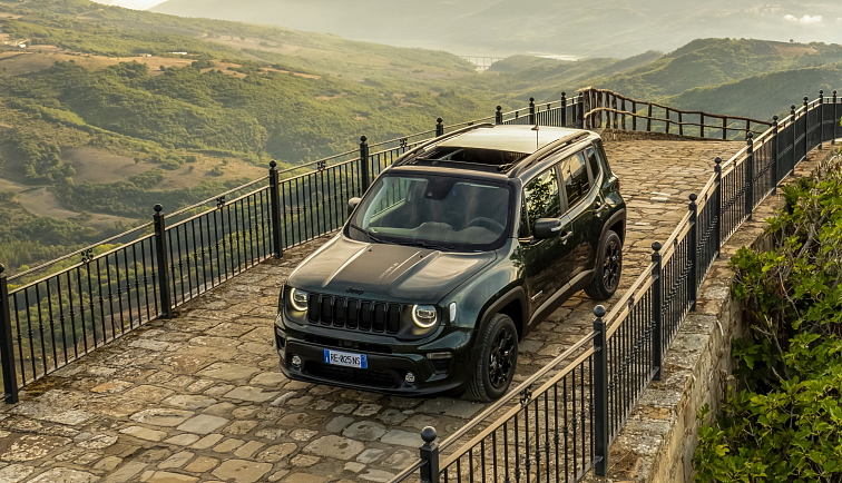 Představujeme edici North Star modelů Jeep® Renegade a Compass.