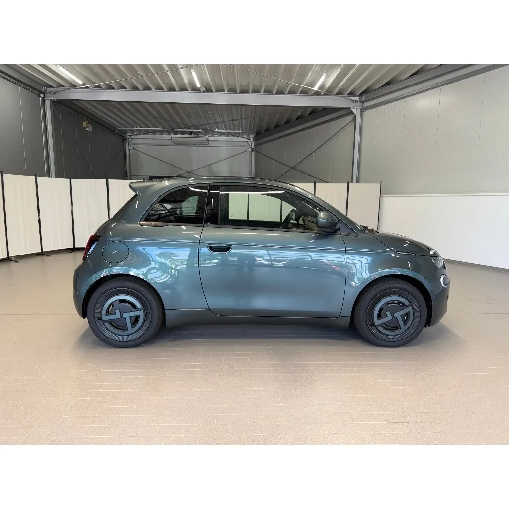 FIAT 500e Giorgio Armani Hatchback 42 kWh. s01-55756