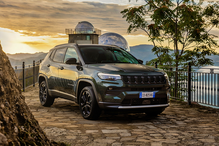 Představujeme edici North Star modelů Jeep® Renegade a Compass.