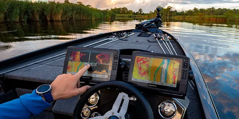Garmin Sonar Echomap Ultra 2 102sv + Panoptix LiveScope (LVS34) + GLS10 Box