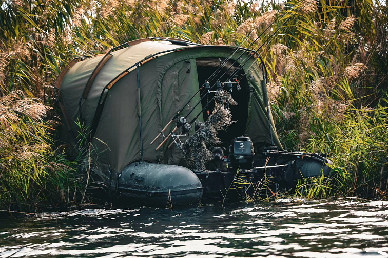 ČLUN RAPTOR 470 X WIDE ALU CAMO + PŘÍSTŘEŠEK