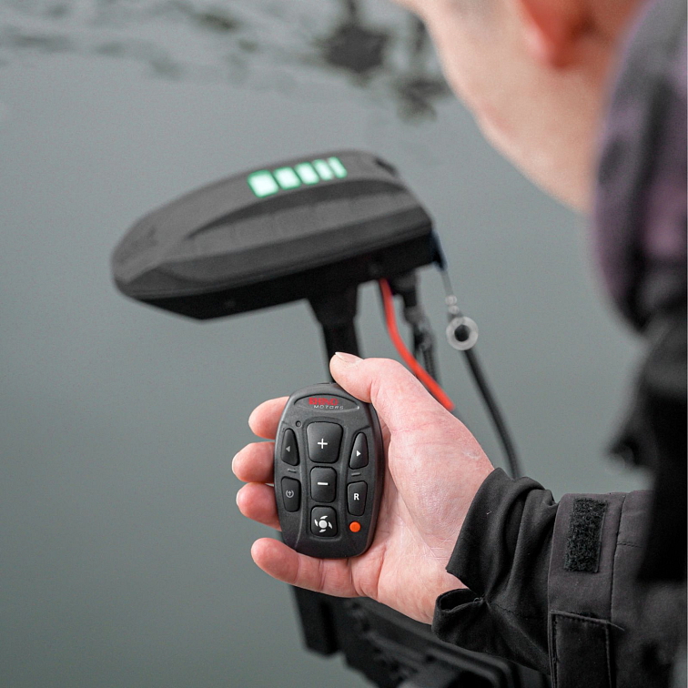 Rhino Závěsný Lodní Elektromotor Na Dálkové Ovládání CR30VF