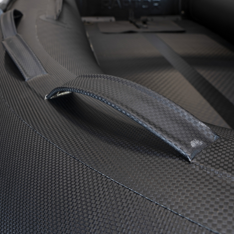 ČLUN RAPTOR 330 X WIDE AIR X-TREME CARBON BLACK