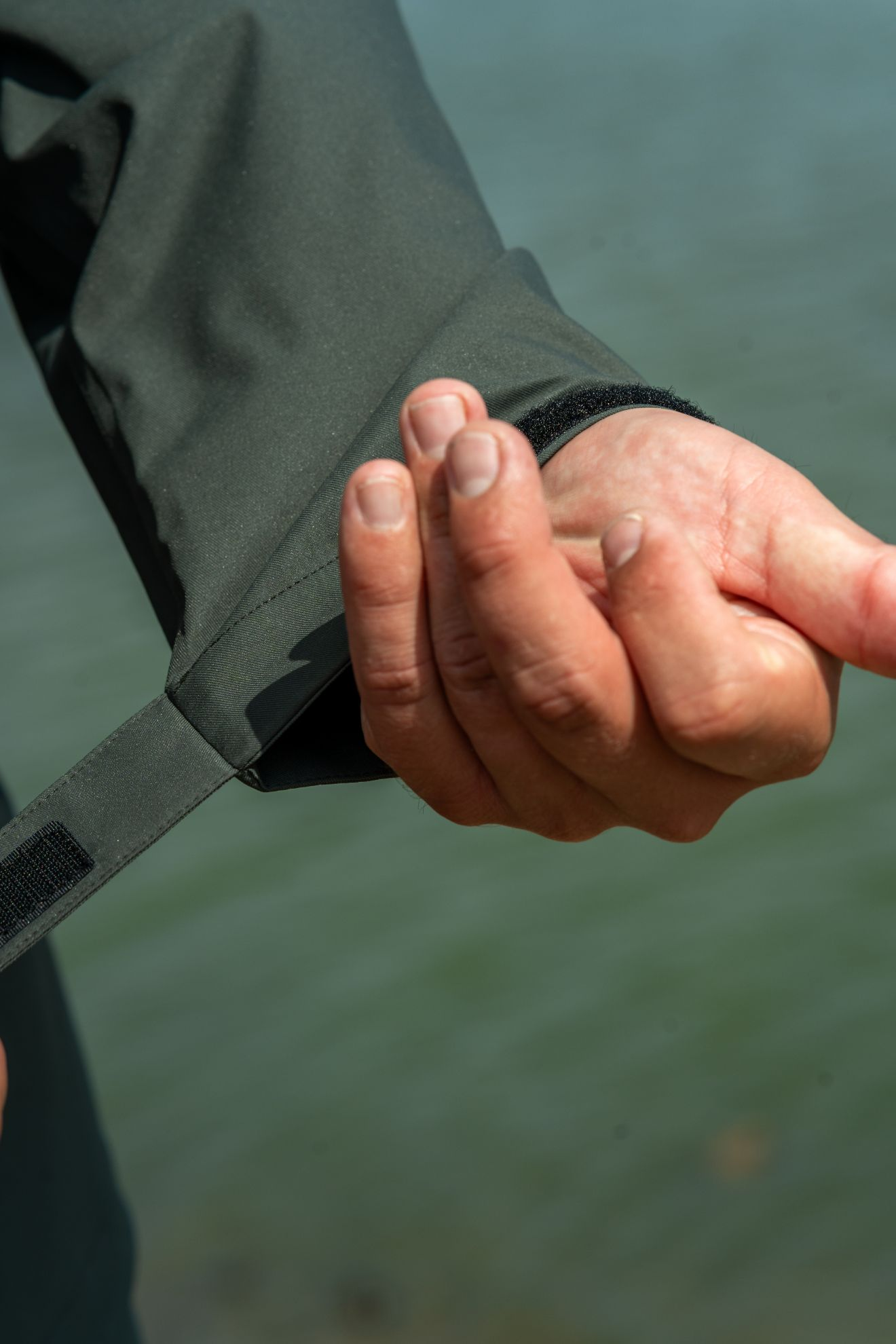 RidgeMonkey Bunda APEarel ThermaPro Waterproof Shell Coat Green