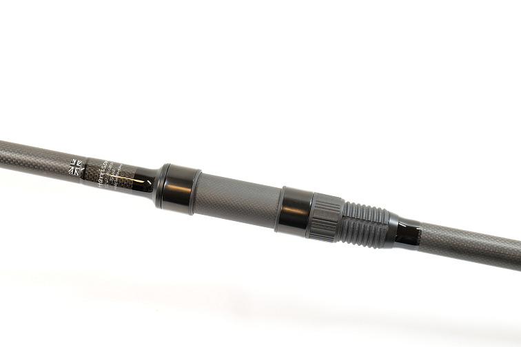 Harrison kaprový prut Aviator Plus Spod 12,6ft 5lb All Black, sedlo 1K Carbon, Abbreviated, Kigan ZDZ Gunsmoke 50mm
