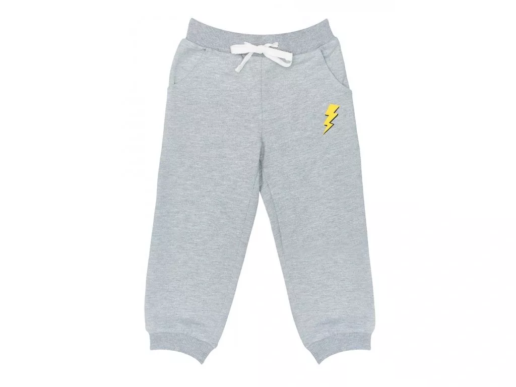 Kvalitní bavlna vs. levná bavlna: Proč se některá trička žmolkují a jiná ne?