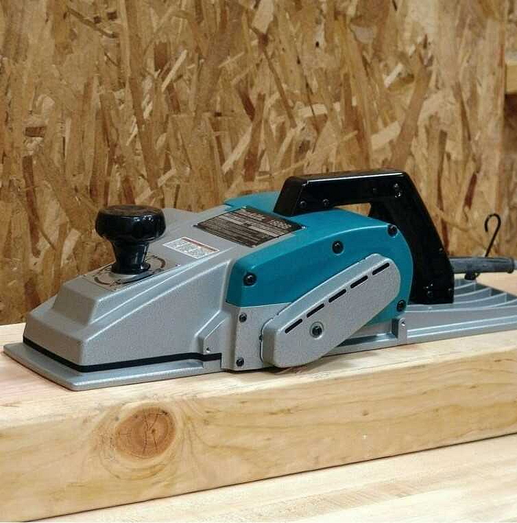 Makita 1806B Velkoplošný hoblík (1200W/170mm)