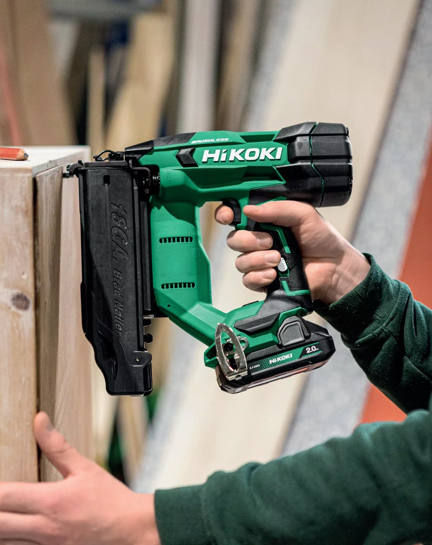 HiKOKI (Hitachi) NT1850DAW4Z Aku dokončovací hřebíkovačka (18V/bez aku)
