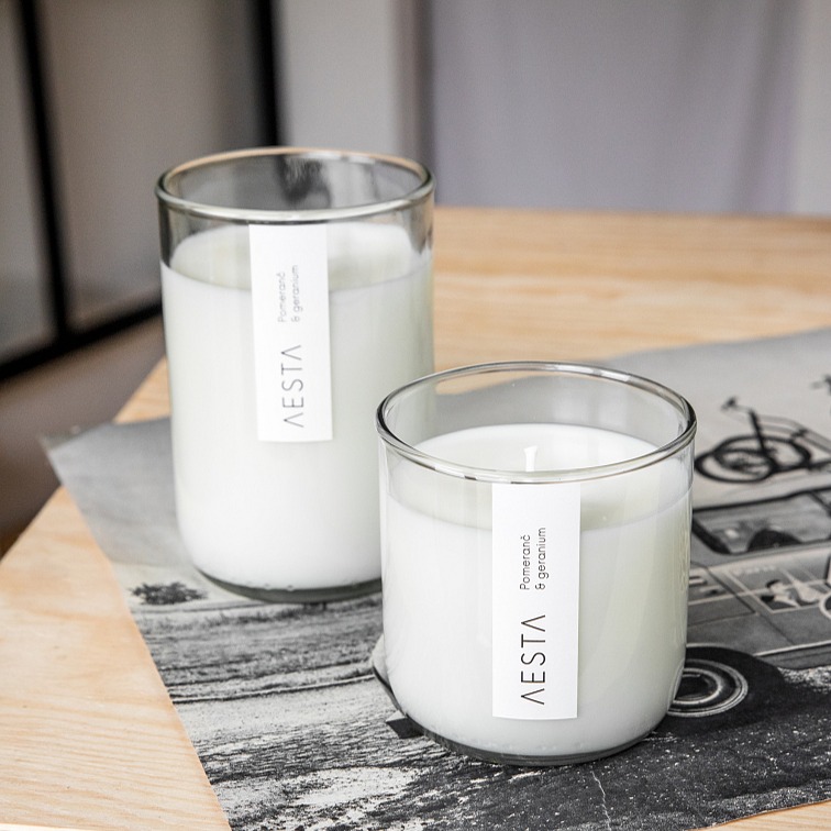 Svíčka ve vinné lahvi Pomeranč & geranium