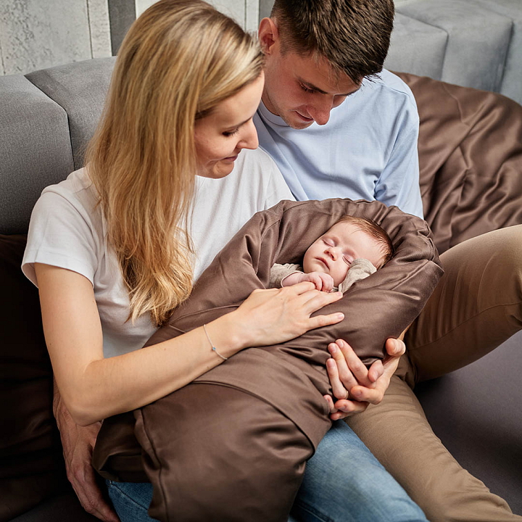 Péřová zavinovačka pro miminka - Exclusive TENCEL™ Chocolate Lily is sailing