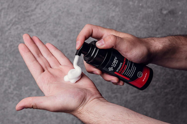 Intímna čistiaca pena pre mužov