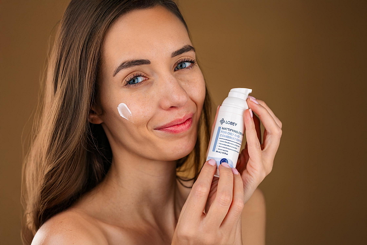 Zmatňujúci krém na mastnú a zmiešanú pleť 50 ml