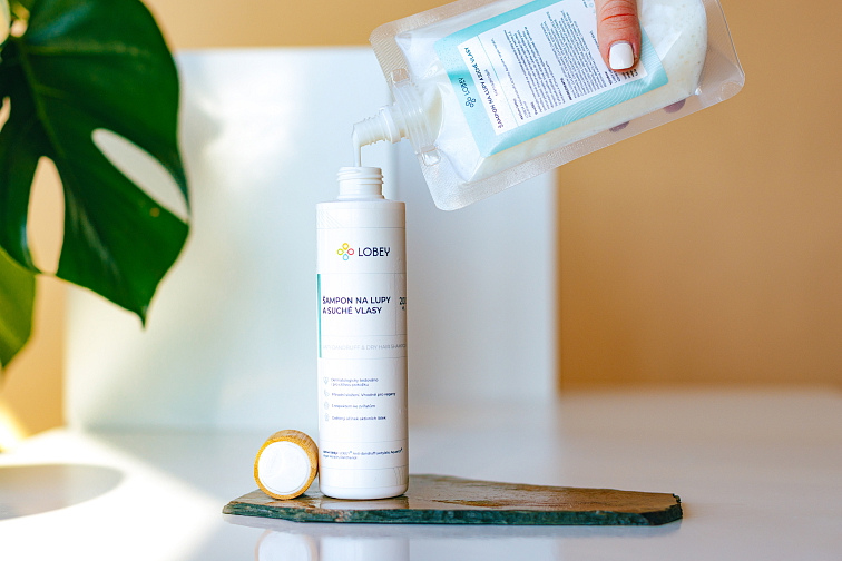 Náhradná náplň Šampón na lupiny a suché vlasy 200 ml + 20 ml GRATIS