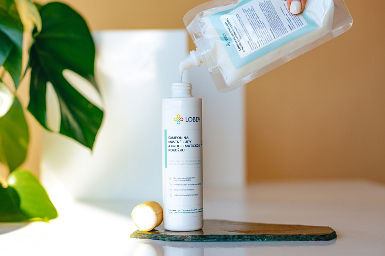 Náhradná náplň Šampón na mastné lupiny a problematickú pokožku 200 ml + 20 ml GRATiS