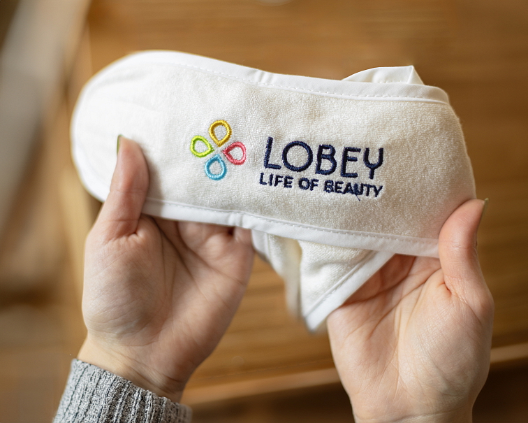 Udržateľná kozmetická čelenka