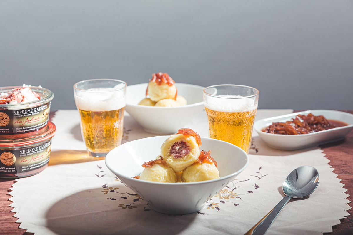 Vepřové maso z udírny uzené bukovým kouřem