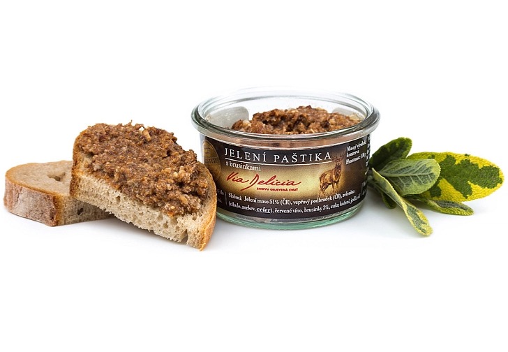 Jelení paštika s brusinkami