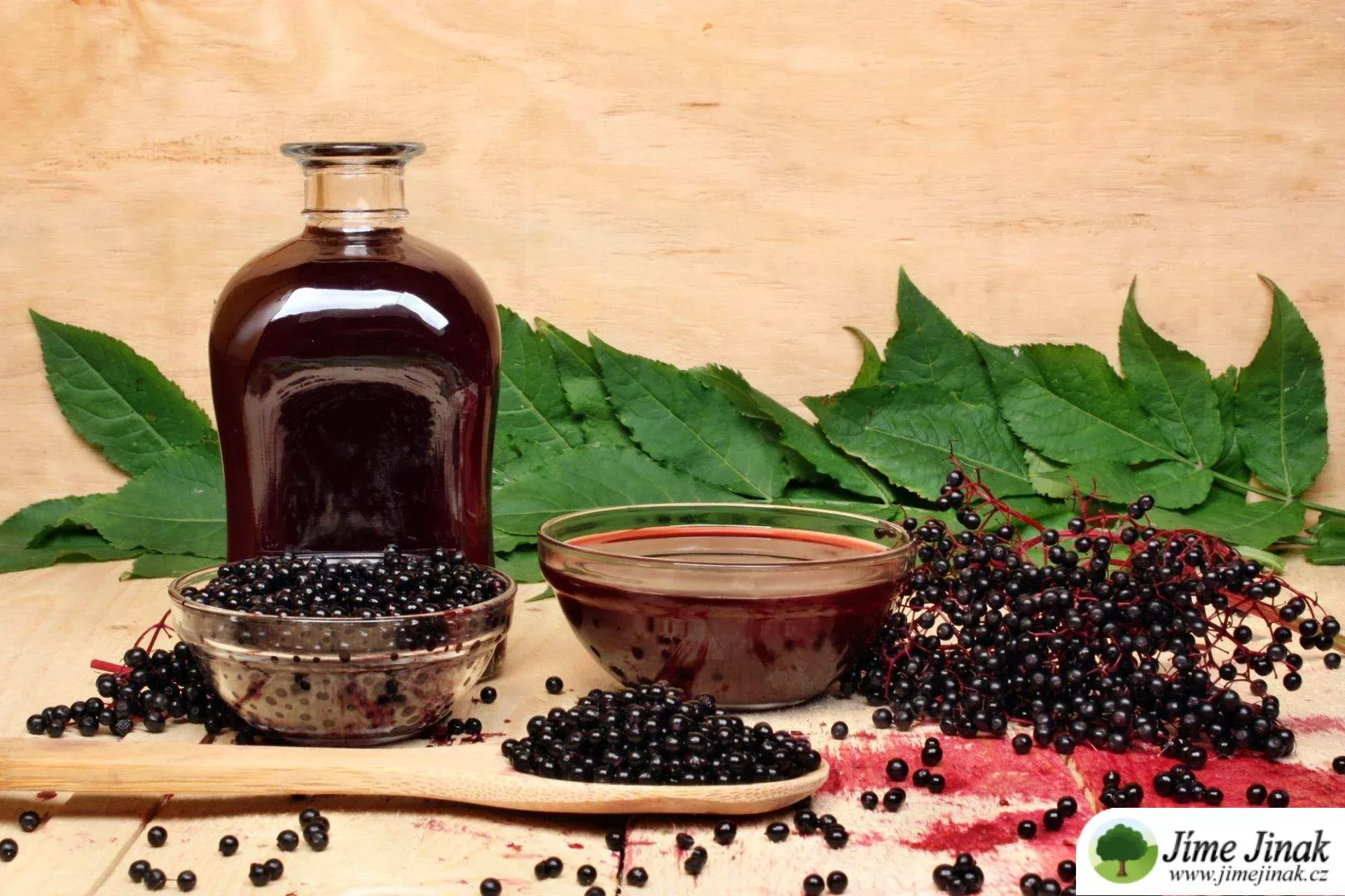 Džem z černých bezinek