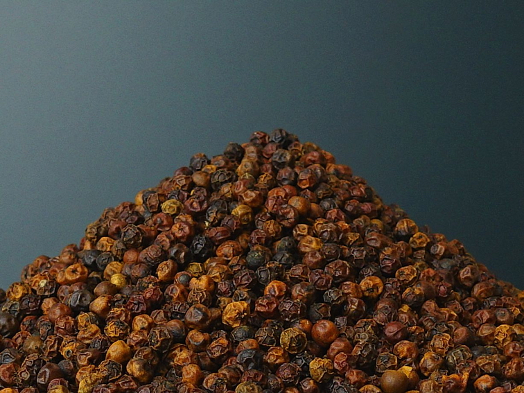 Čierne korenie dozreté do červena Kampot Kambodža