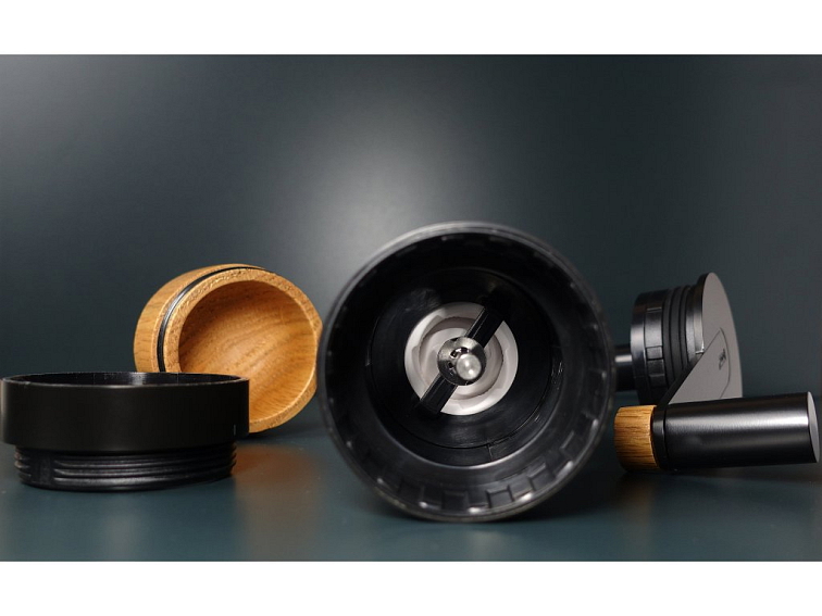 Mlynček na korenie Profi kov a červený dub + DARČEK