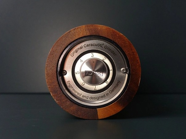 Mlynček na korenie Profi akáciové drevo + DARČEK