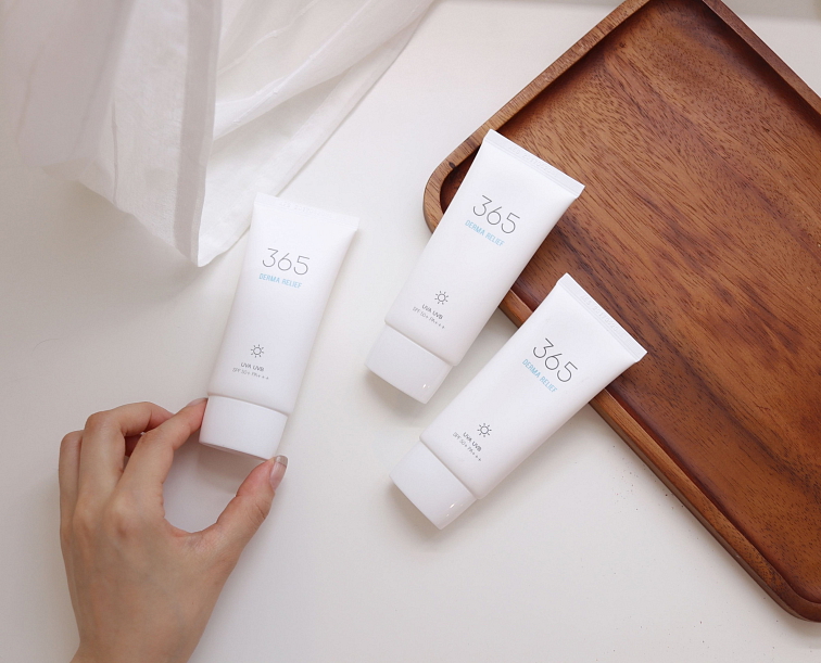 365 Derma Relief Sunscreen SPF50+ PA+++ - Celoroční opalovací krém pro citlivou pleť