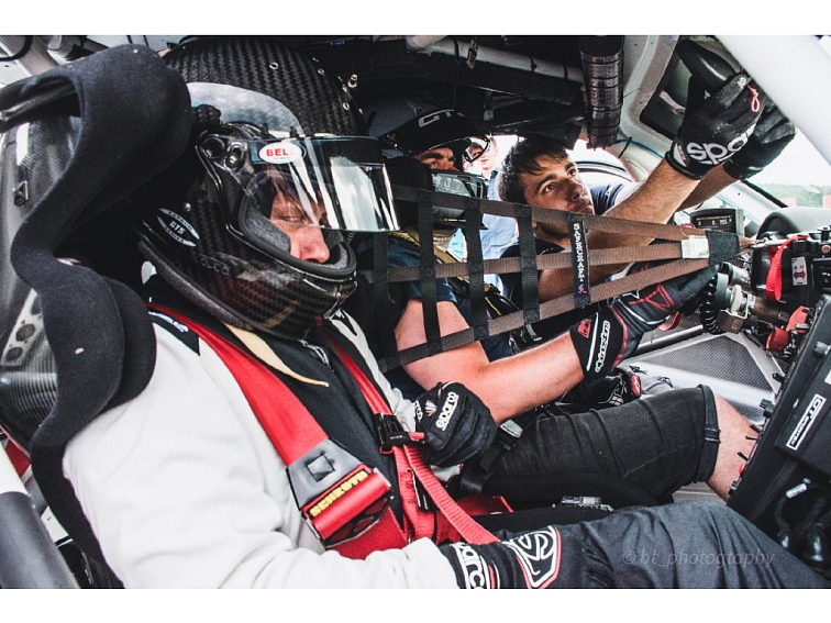 Závodní instruktoři