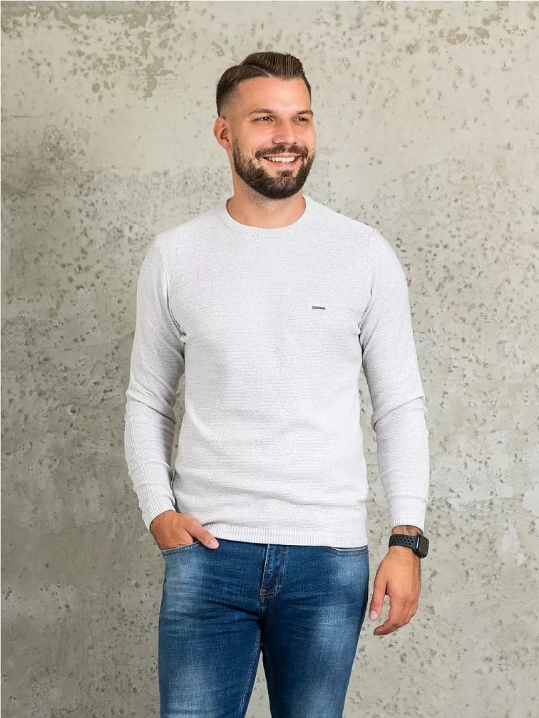 Jak kombinovat různé druhy svetrů