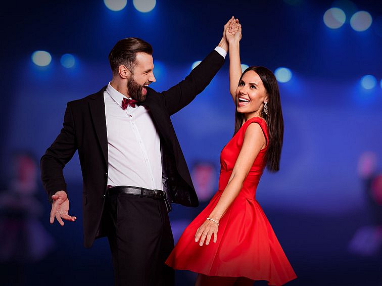 plesovy oblek feratt