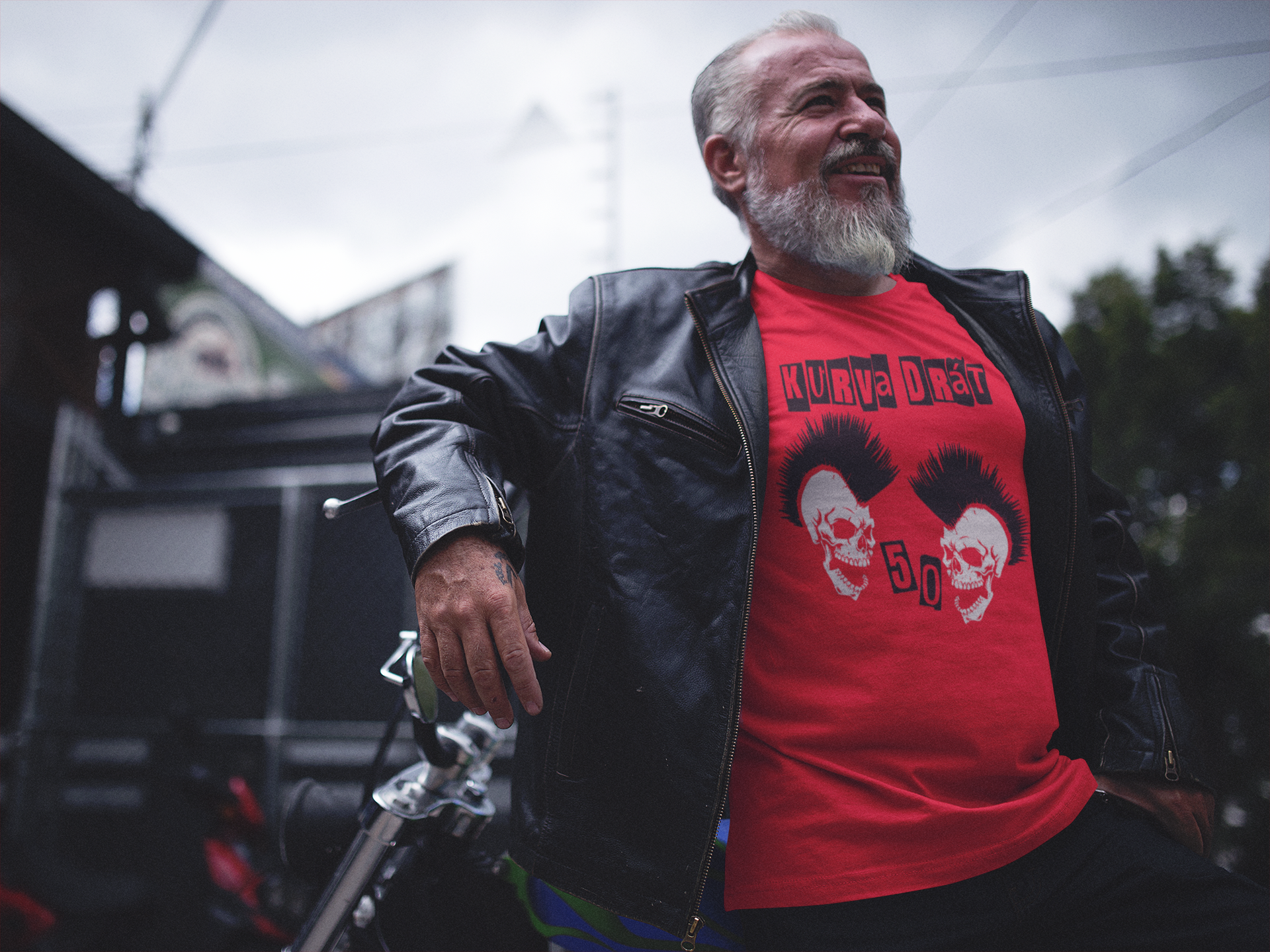 PUNK Kurva drát 50 - Pánské tričko červené