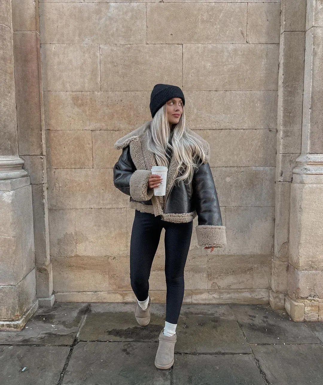 Čo si obliecť k legínam? 10 štýlových outfitov na každú príležitosť