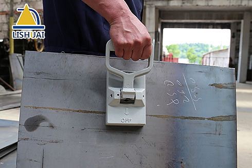 Přenosný magnetický zvedák, nosnost: 50kg