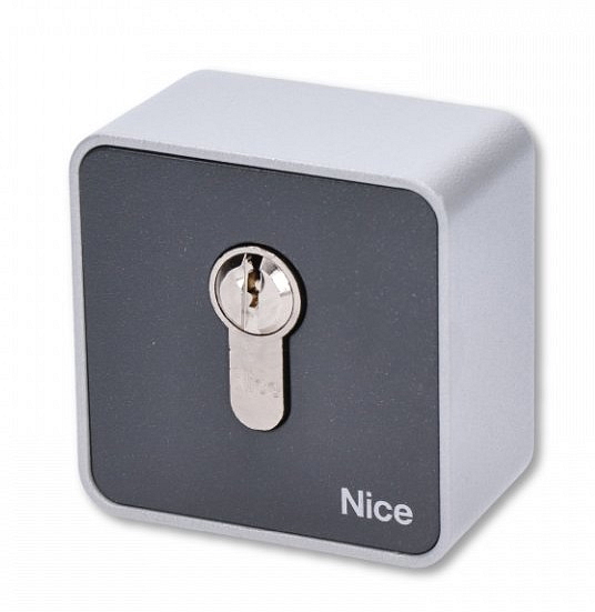 Držák plastový pro fotobuňky a výstražné lampy série ERA