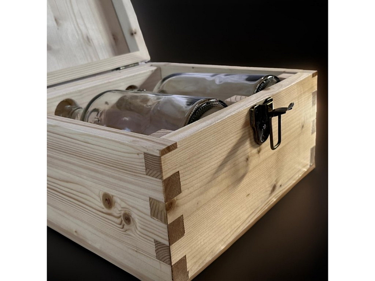 Drevená krabička pre 2 flaše 0,7l.