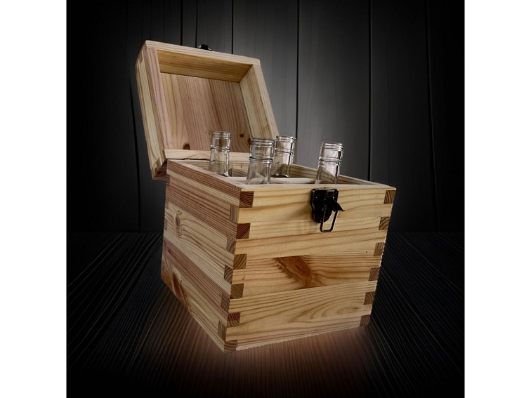 Drevená krabička pre 4 flaše 0,7l.
