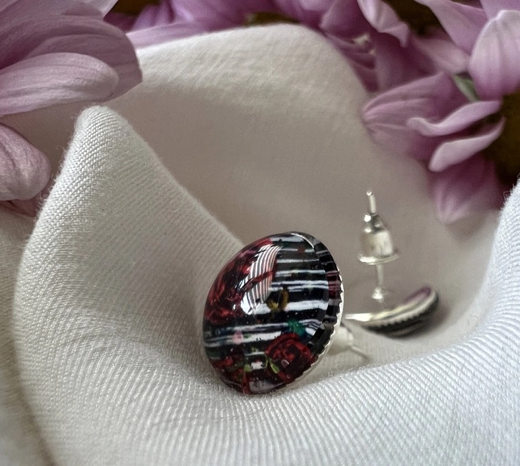 Náušnice Nespoutaná černo-bílá - puzetové