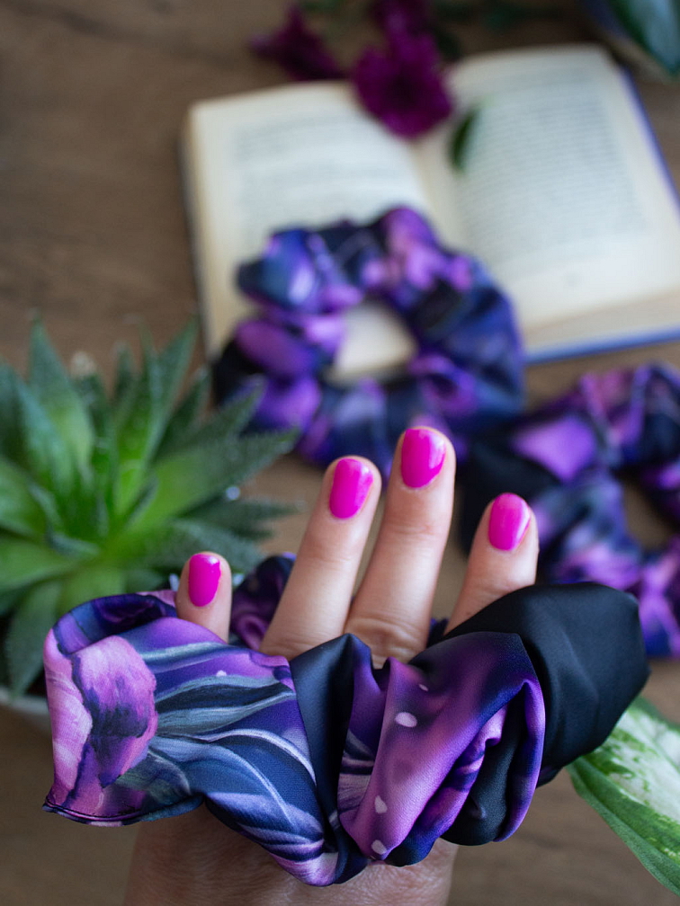 Gumičky do vlasů Scrunchies - Tajemné tulipány šifónová