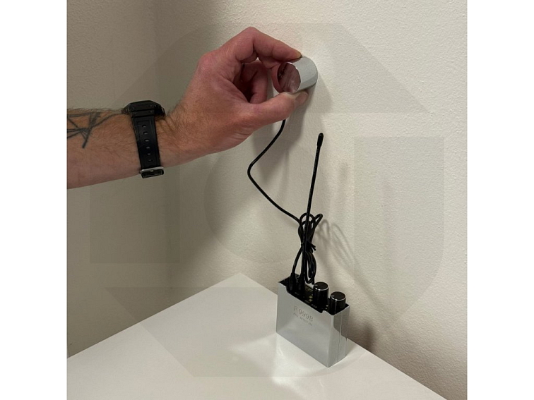 Odposlech přes zeď s FM přenosem TopSpy F9