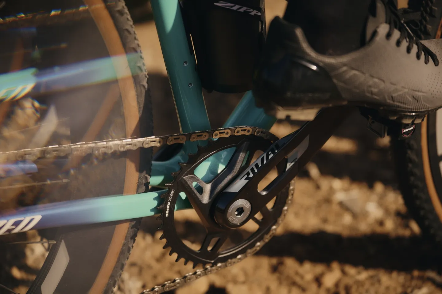Nový SRAM XPLR: Gravel bez kompromisů dostává nový rozměr