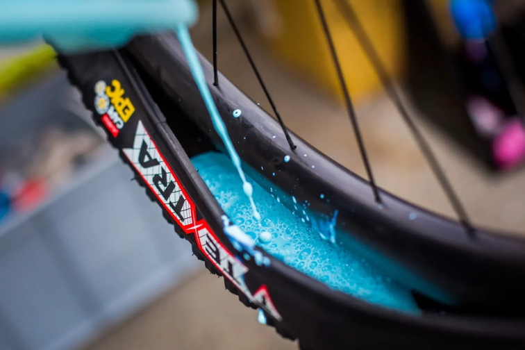 Jaký tlak v pneumatikách mám mít na svém horském elektrokole?