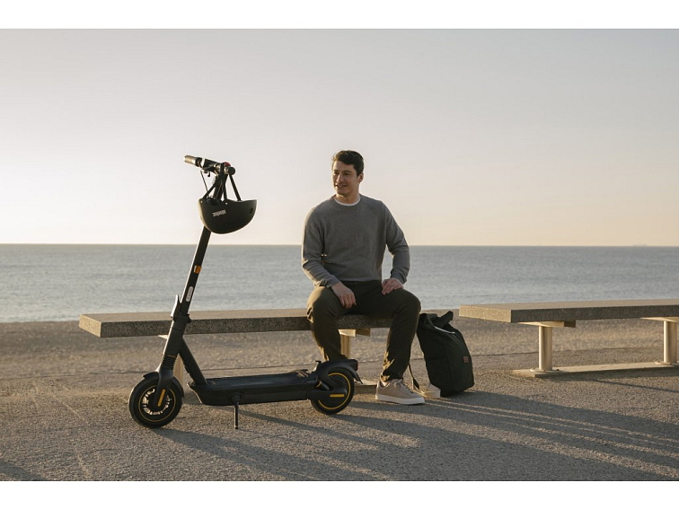 Ninebot by Segway KickScooter MAX G2 E