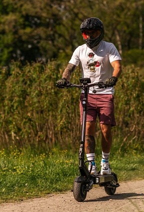 Vsett 8 Apex 48V, 15,6Ah, 2502W