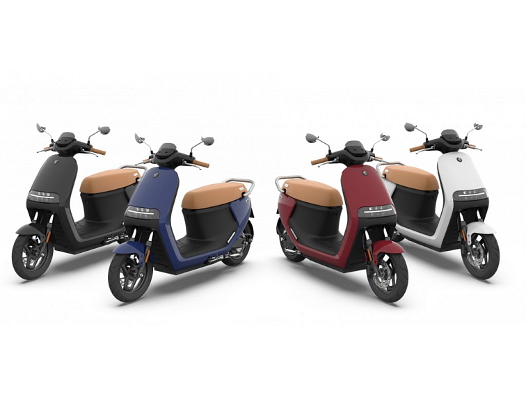 Segway eScooter E125S-Černá