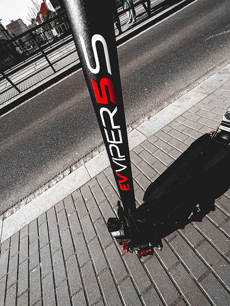 Elektrokoloběžka VIPER 5 S