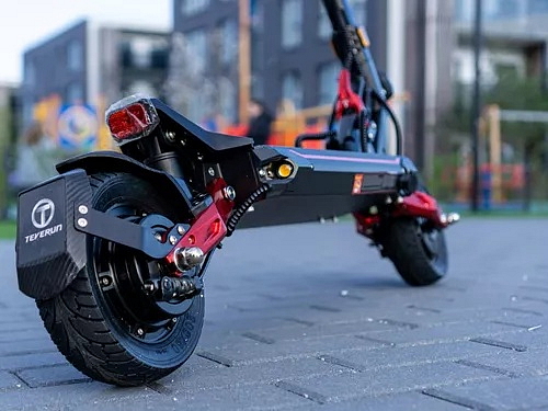 Teverun Blade Q Pro 36 V, 15 Ah, 2x350 W (1 848 W)