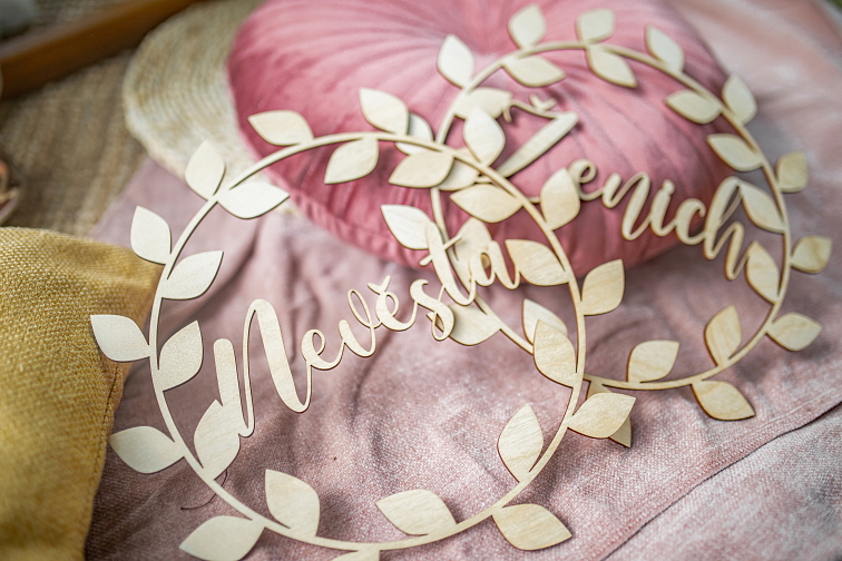 Dekorace na židli - nevěsta