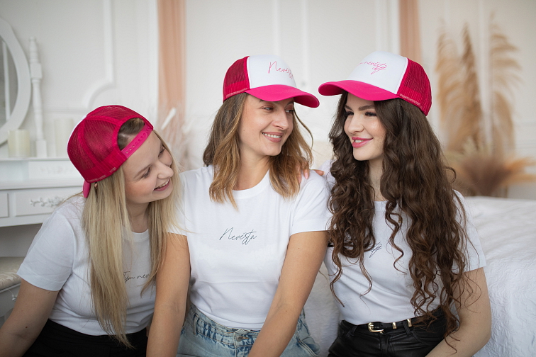 Růžovo-bílá kšiltovka - Nevěsta